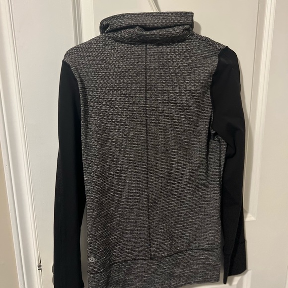Lululemon daily yoga jacket - Picture 2 of 2